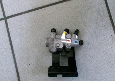 VALVOLA CM082806 PIAGGIO MP3 350 SPORT VALVOLA CM082806 PIAGGIO MP3 350 SPORT NEL PERIODO 2018-2021  MPN CM082806