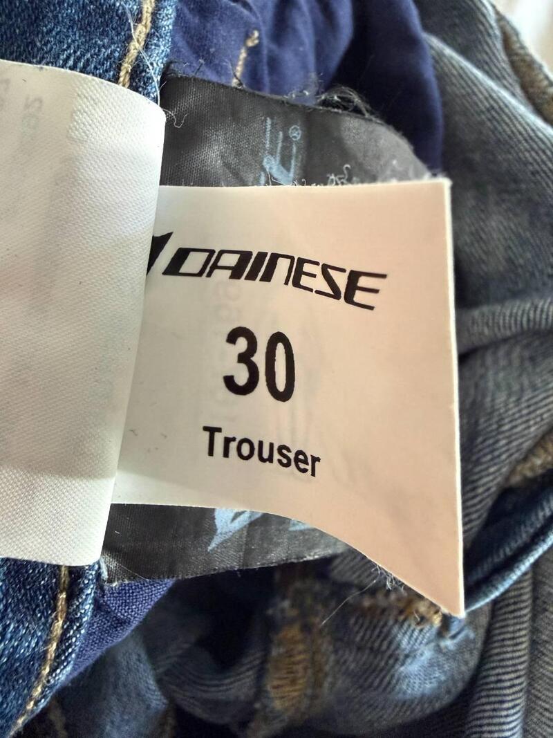 Jeans da moto Dainese con protezioni incorporate (3)