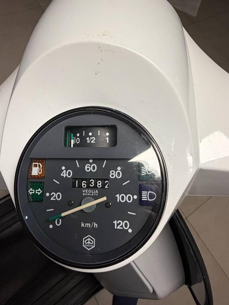 Piaggio Vespa PX 125 Elestart serie arcobaleno (3)