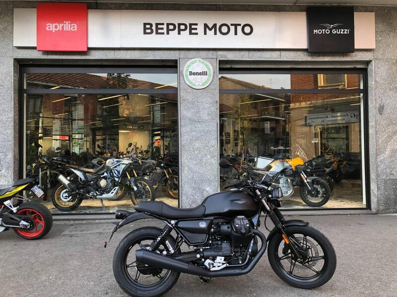 Moto Guzzi V7 Stone (2025 - 26)