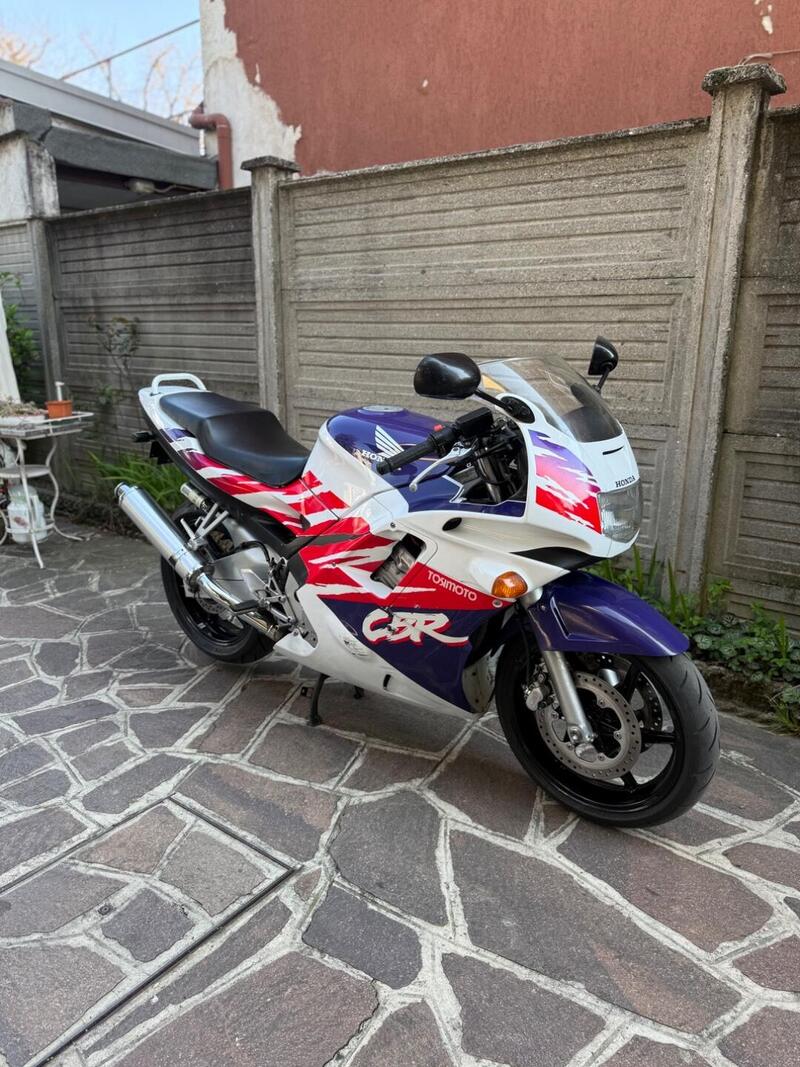 Honda CBR 600 F