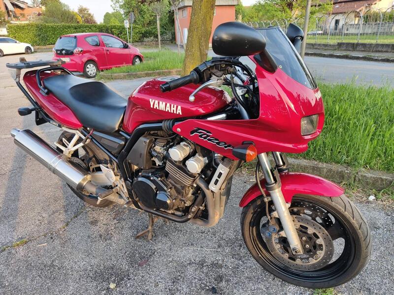 Yamaha Fazer FZS 600 (2)