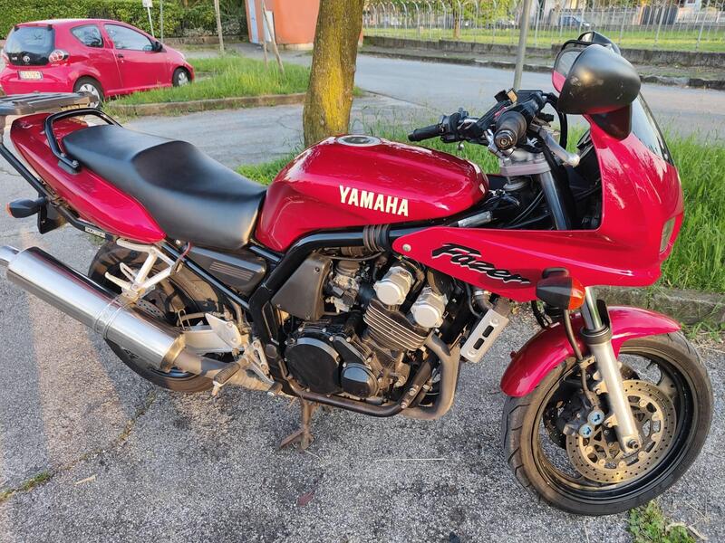 Yamaha Fazer FZS 600 (4)