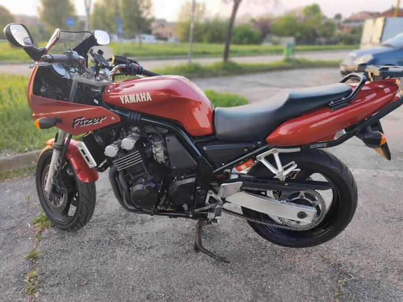 Yamaha Fazer FZS 600 (7)