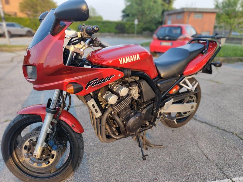 Yamaha Fazer FZS 600 (9)