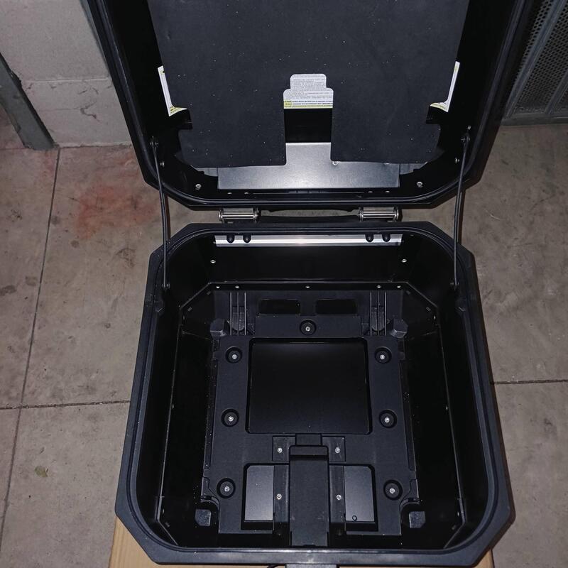 Bauletto GIVI Trekker Outback 42 litri + optional (3)