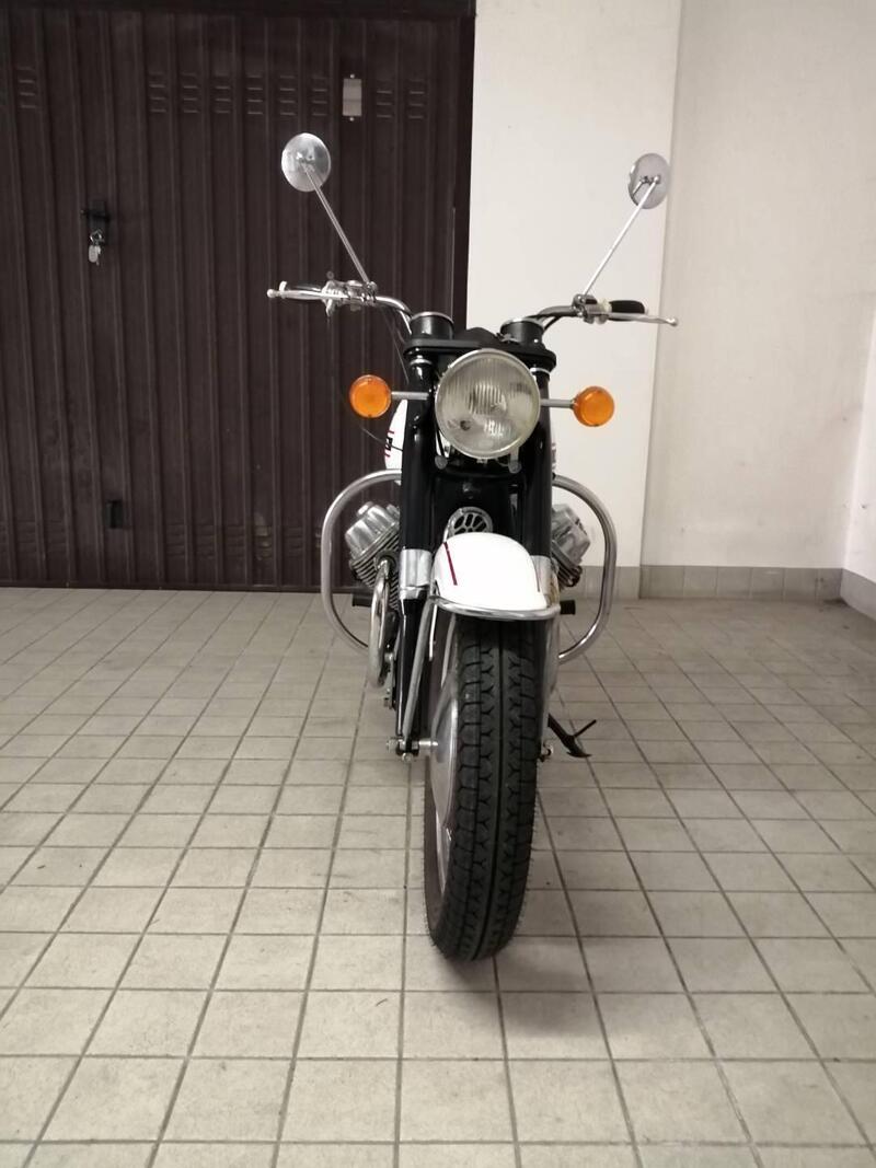 Moto Guzzi V 7 Special (2)